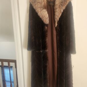 Chic Dark Brown Mink Coat with Plush Silver Fox Collar